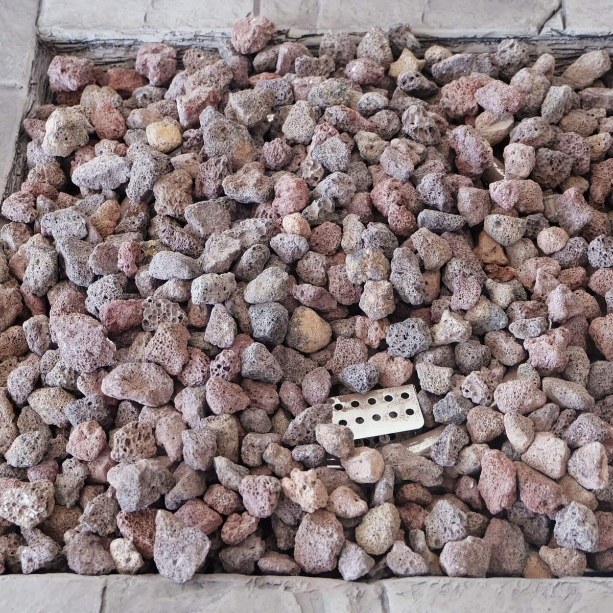 30-Inch Modern Outdoor 40K BTU Steel Frame Propane Fire Table With Lava Rocks (SAK12756)